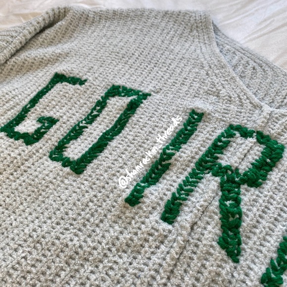 University of Notre Dame hand knit embroidered sweater - Picture 16 of 16